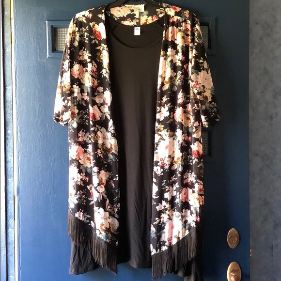 Floral and Fringe Thin Kimono - Picture 2 of 7